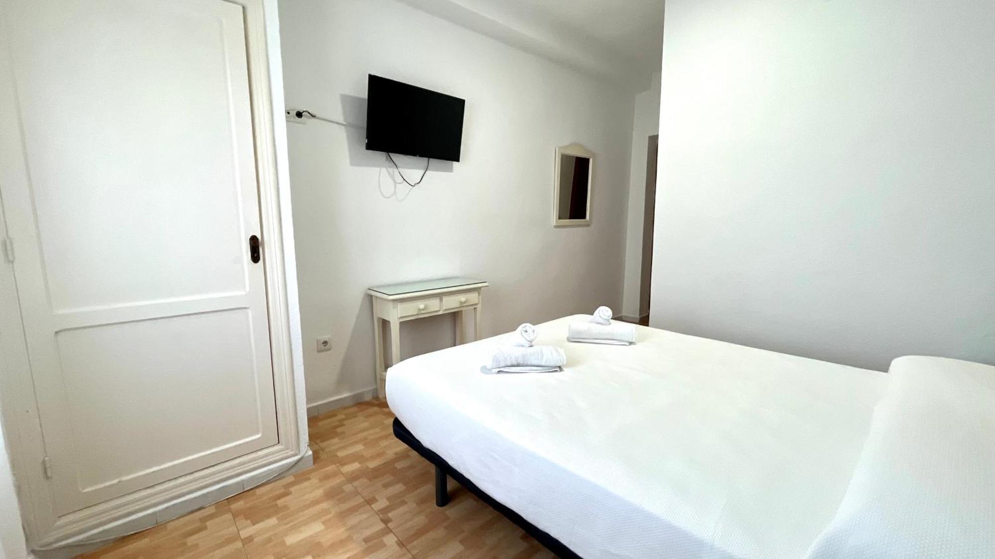 Hostal Carlos III Aldea Quintana Exteriör bild