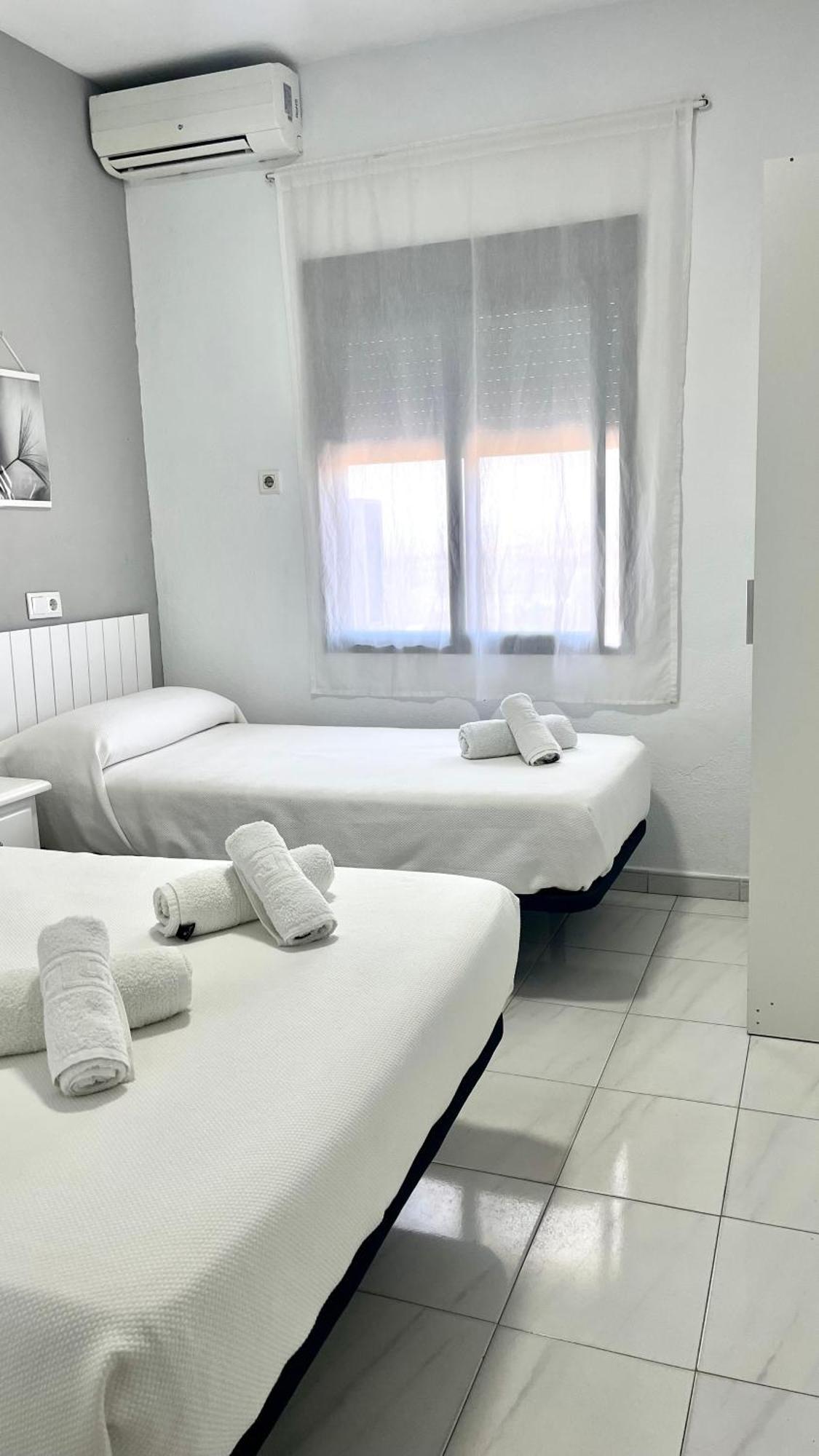 Hostal Carlos III Aldea Quintana Exteriör bild