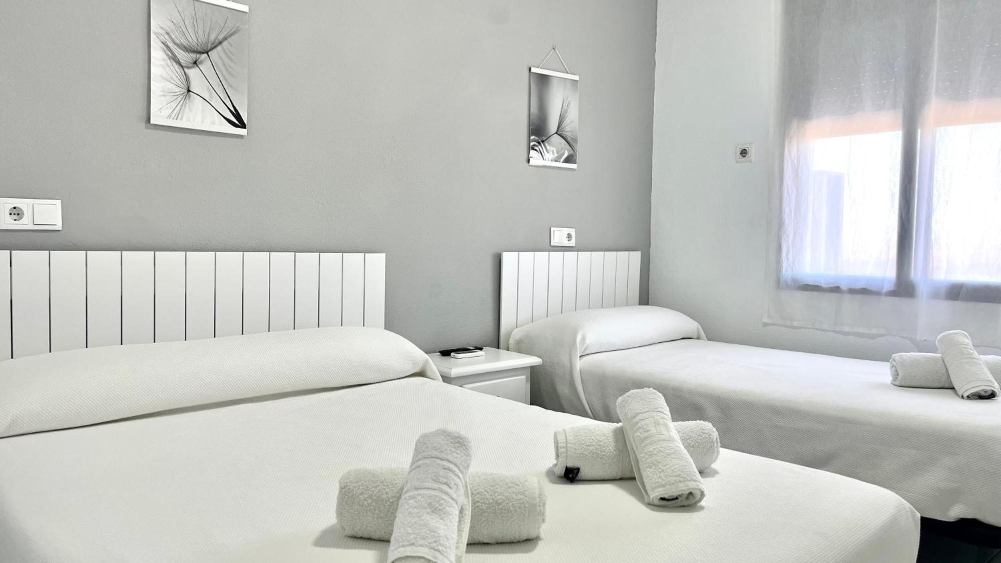 Hostal Carlos III Aldea Quintana Exteriör bild