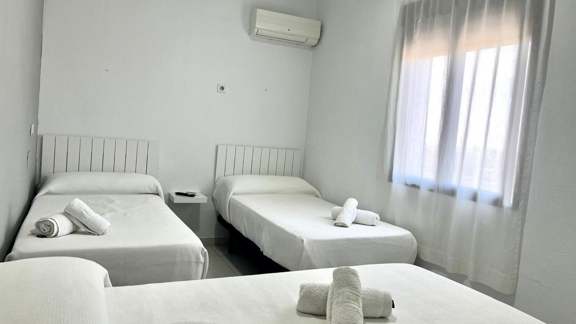 Hostal Carlos III Aldea Quintana Exteriör bild